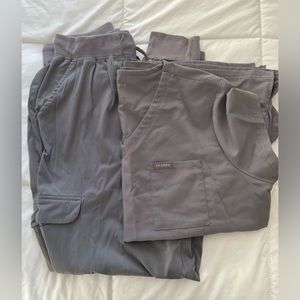 Jaanuu scrub set